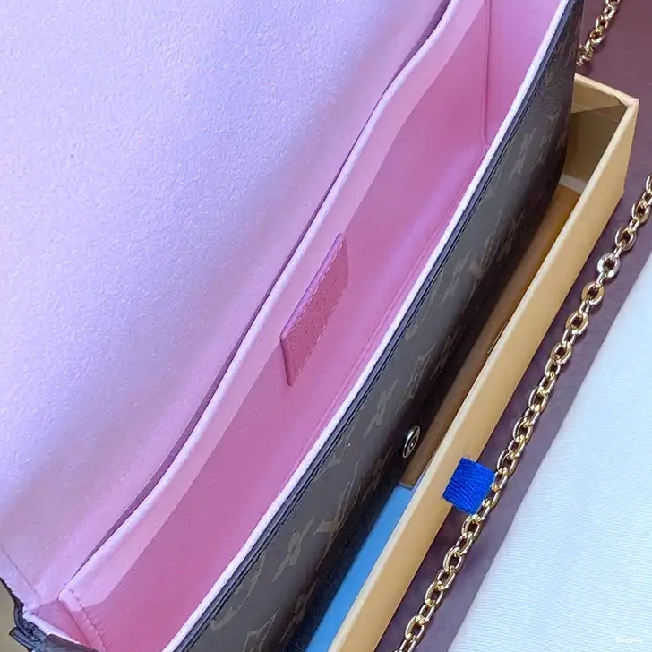 2311YA0046 Bags LV 0729